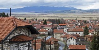 Sposób na obniżenie kosztów ogrodzenia podwórka – panele ogrodzeniowe Warszawa: bramy, ogrodzenia