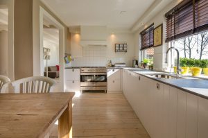 Remont kuchni w stylu francuskim – romantyczne akcenty i elegancja