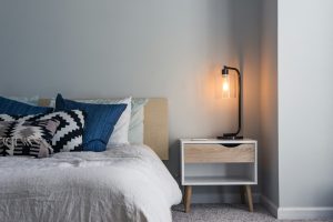 Naturalny styl w sypialni – jak wykorzystać poduszki bambusowe w aranżacji?