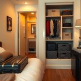 Gdzie najlepiej przechowywać walizki w małym mieszkaniu: praktyczne i oszczędne sposoby organizacji przestrzeni